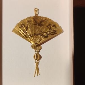 Elegant Gold Fan Pendant